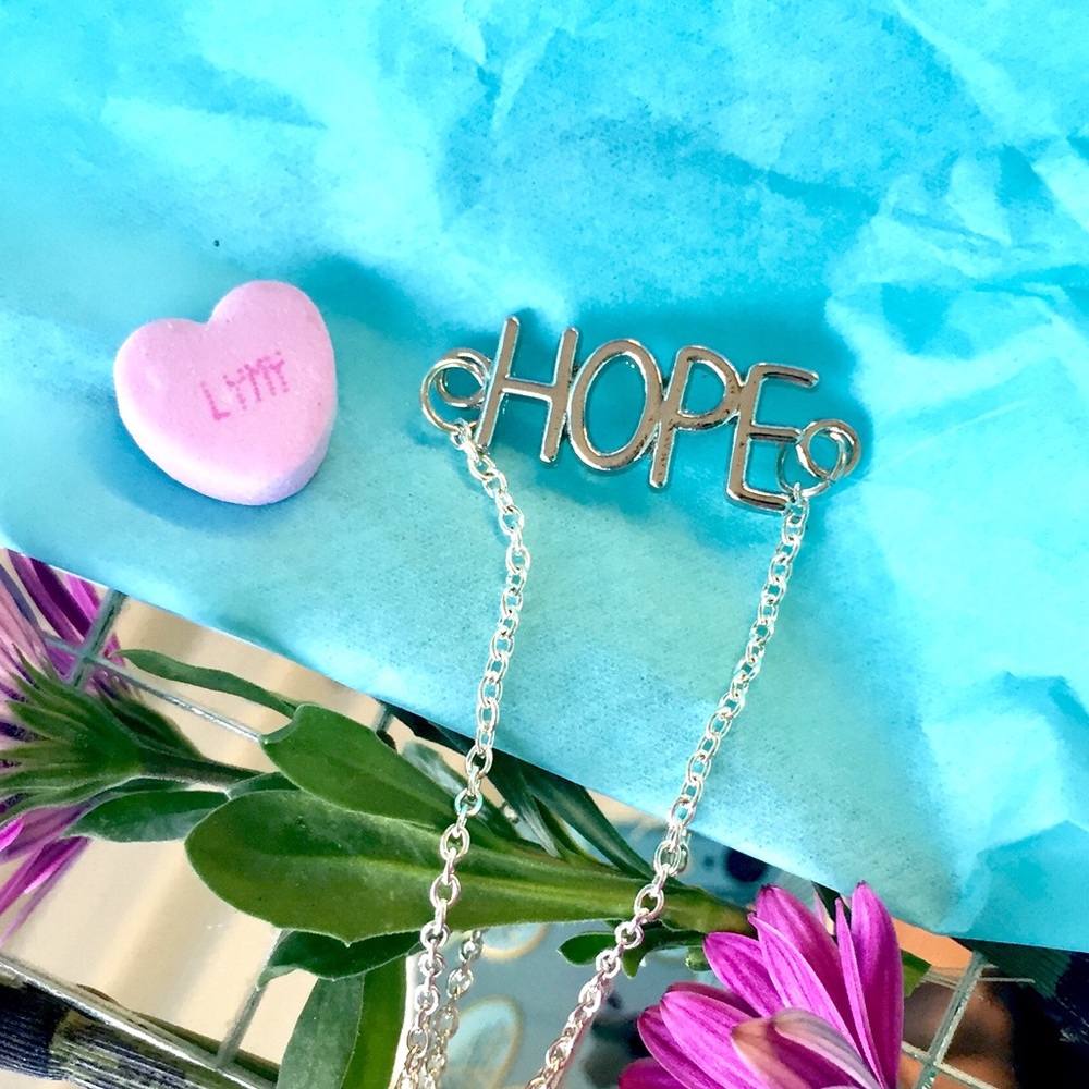 🇺🇸 Silver HOPE Charm, Silver Chain. Layer